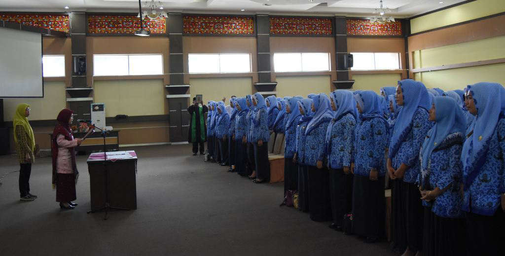 Pelantikan dan Pengambilan Sumpah Jabatan Fungsional Bidan Pelaksana Dinas Kesehatan Kabupaten Solok